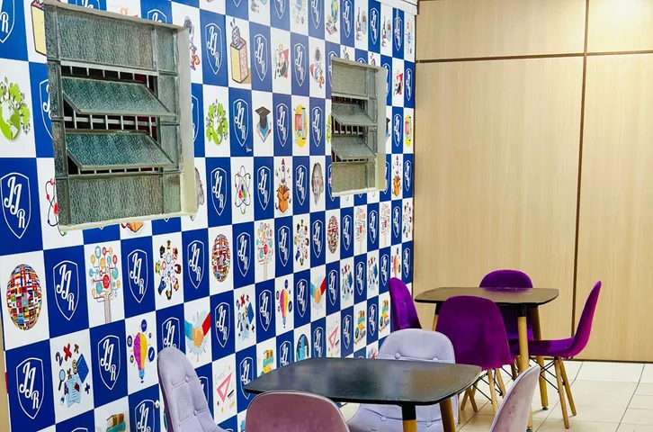 Espaço de convivência utilizado por estudantes do Colégio JJR